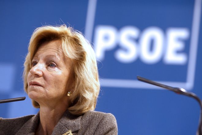 ¿No tendria usted que esplicar los temas de impuestos? O solo la han puesto de florero.