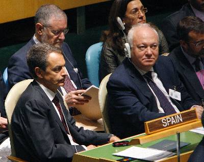 Moratinos ya se encarga de ridiculizar a España, ahora las hijas de ZP ayudan en esa tarea. 